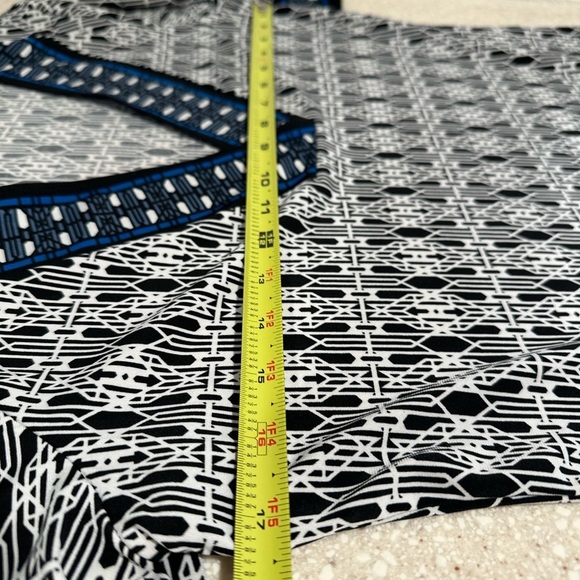 3x25* Max Studio V Neck 3/4 Sleeve Geometric Pattern Top Cool, Soft & Stretchy S - Picture 15 of 16